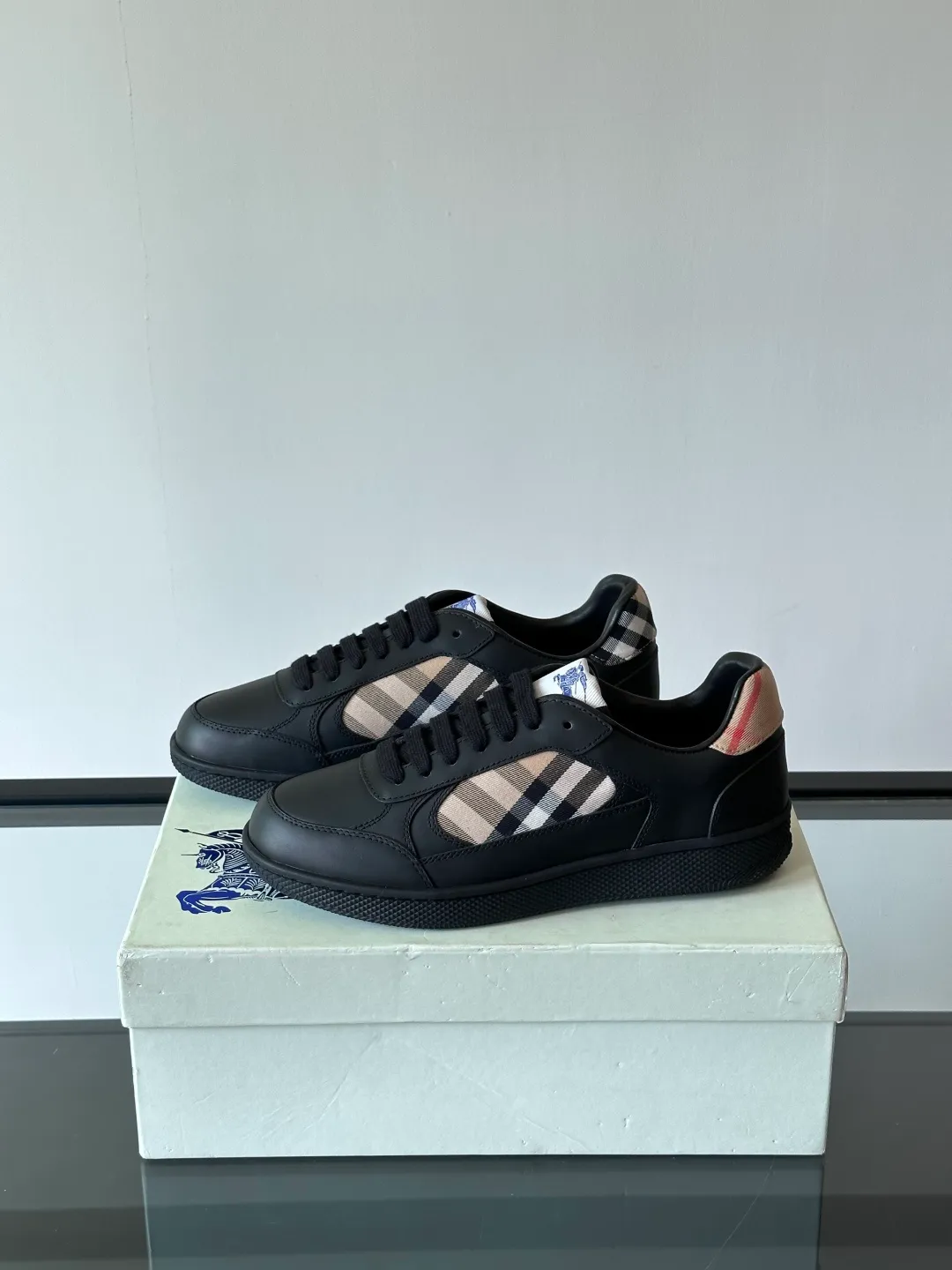 Men's shoes 💰p420 "Burberr＊" men's classic low-top sneakers, reinterpreted with Vintage retro plaid cotton and cowhide materials, decorated with a new brand logo. First-layer sheepskin lining, embossed Burberry lettering logo on the heel, T men's shoes 💰pU original outsole! Code number 38-44 (45 customized)